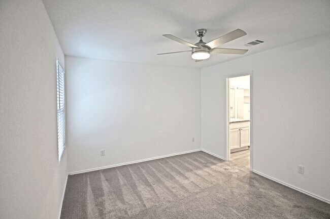 Building Photo - 5925 San Geronimo