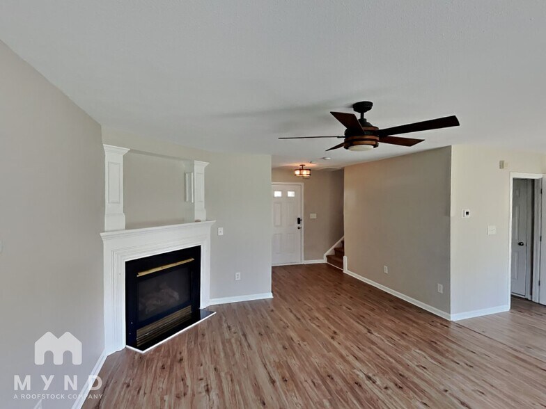 Building Photo - 303 Holton Dr