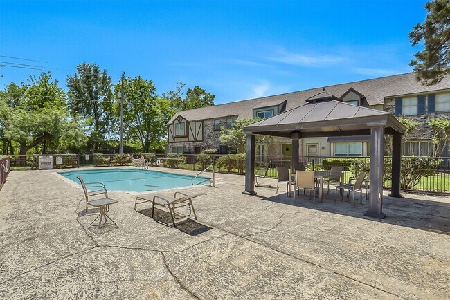 Building Photo - 14703 Barryknoll Ln