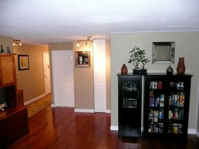 Building Photo - 2 bedroom in NEW YORK NY 10280