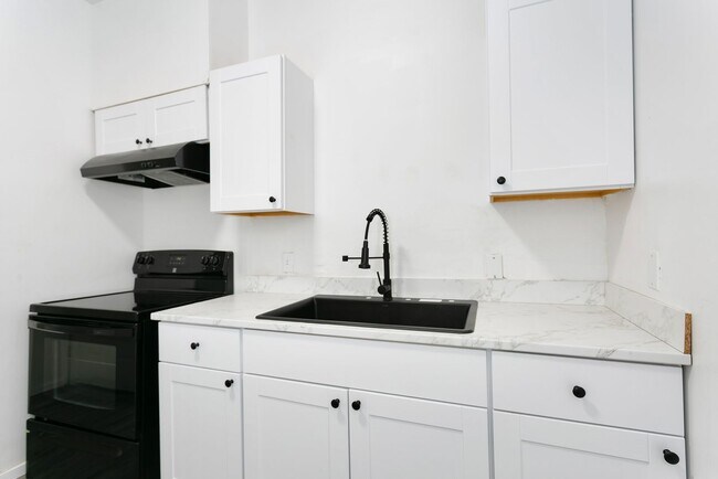 Building Photo - 5225 S Tacoma Way