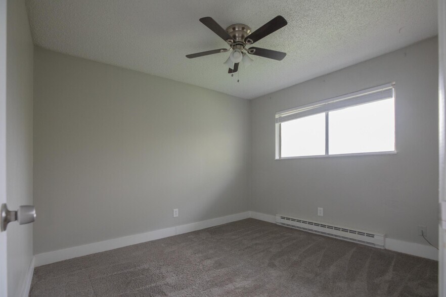 Building Photo - 905 N Mercer St