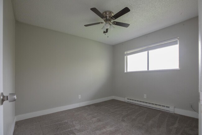 Building Photo - 905 N Mercer St