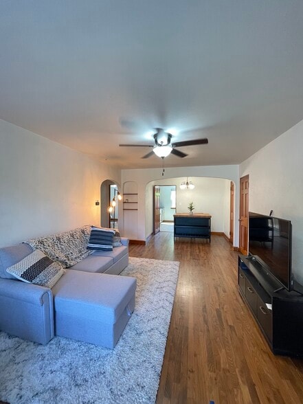 Building Photo - 6525 W Center St