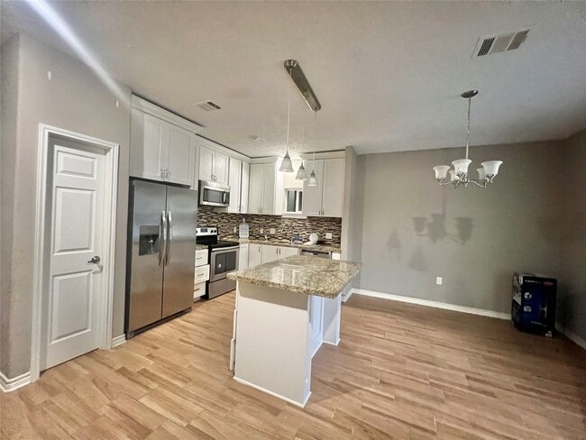 Building Photo - 2734 Duncan Dr