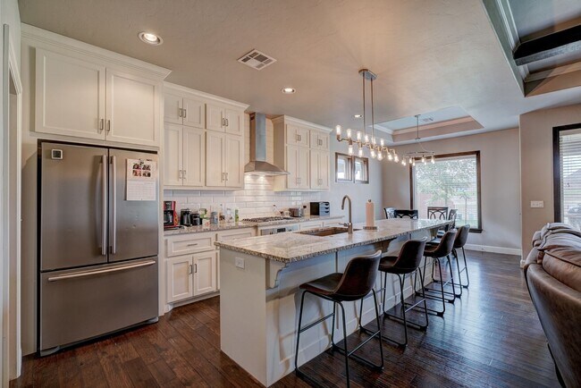 Building Photo - 3 Bedroom Home in The Grove