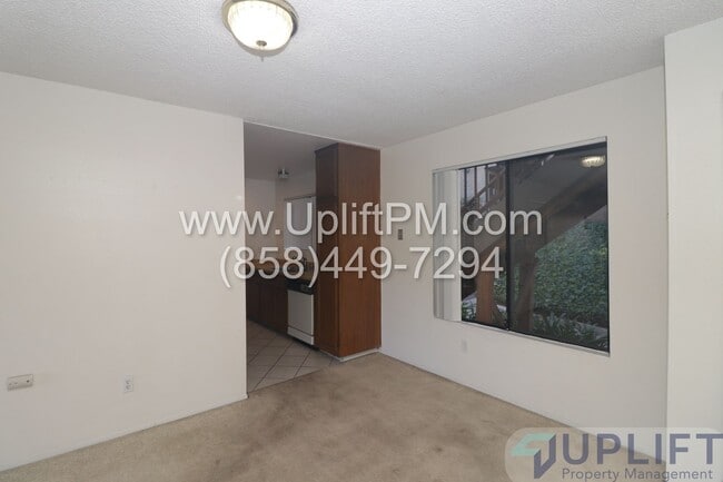 Building Photo - Charming 1 Bed / 1 Bath Condo in Gated Community in a Prime Central Location