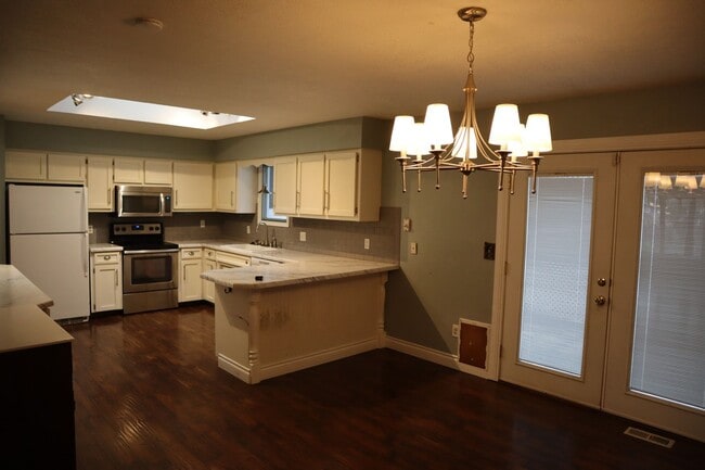 Building Photo - Duplex in Post Falls