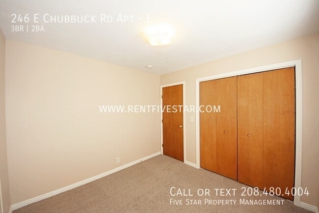 Building Photo - 246 E Chubbuck Rd