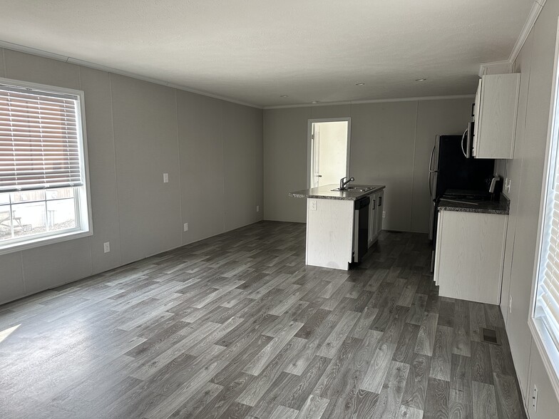 Building Photo - 2239 Wellington Green Dr