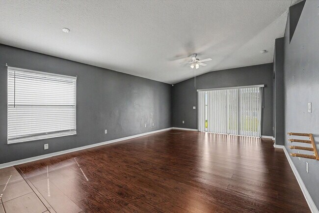 Building Photo - 30936 Baclan Dr