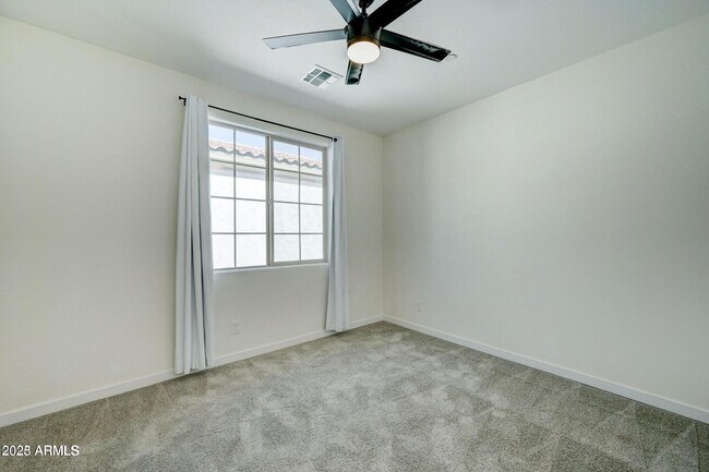 Building Photo - 1717 E Dogwood Ln