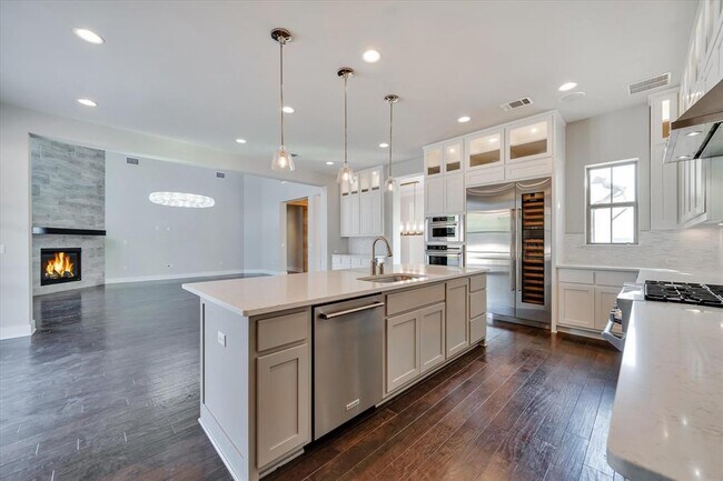 Building Photo - 6316 Bernia Dr