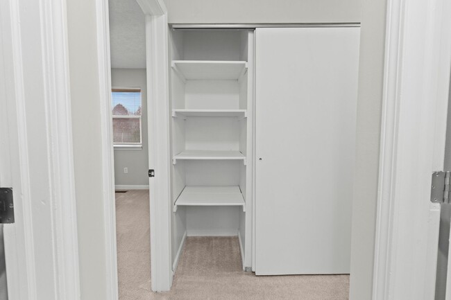 Building Photo - Broad Ripple townhome with garage, updated kitchen, and walkable convenience!