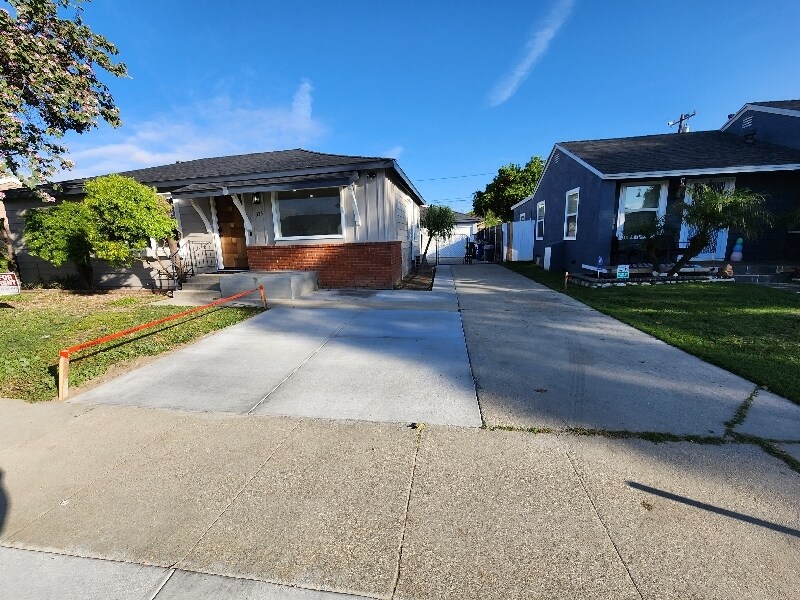 Building Photo - 333 E 61st St