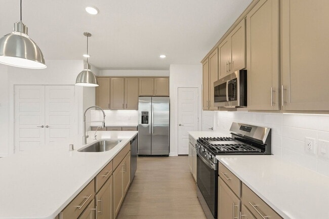 Building Photo - 32503 Midsummer Dr