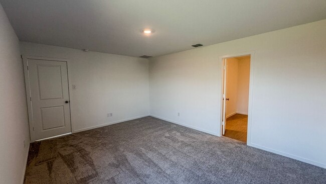 Building Photo - Modern Living | Spacious Layout | Private Backyard Retreat