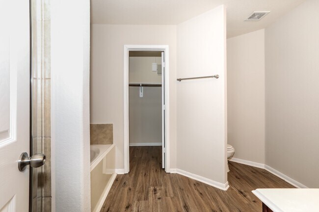Building Photo - 16738 N Gull Dr