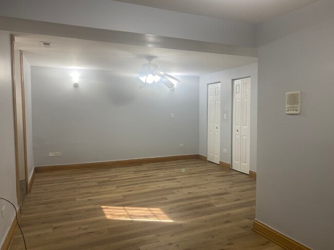 Building Photo - 4619 S Prairie Ave