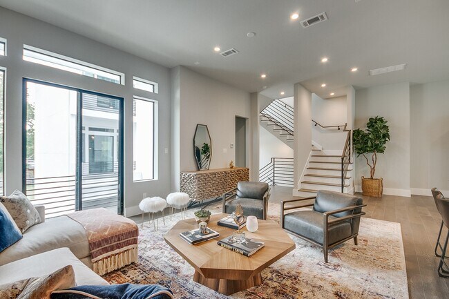 Building Photo - 1615 Wheeler Ave