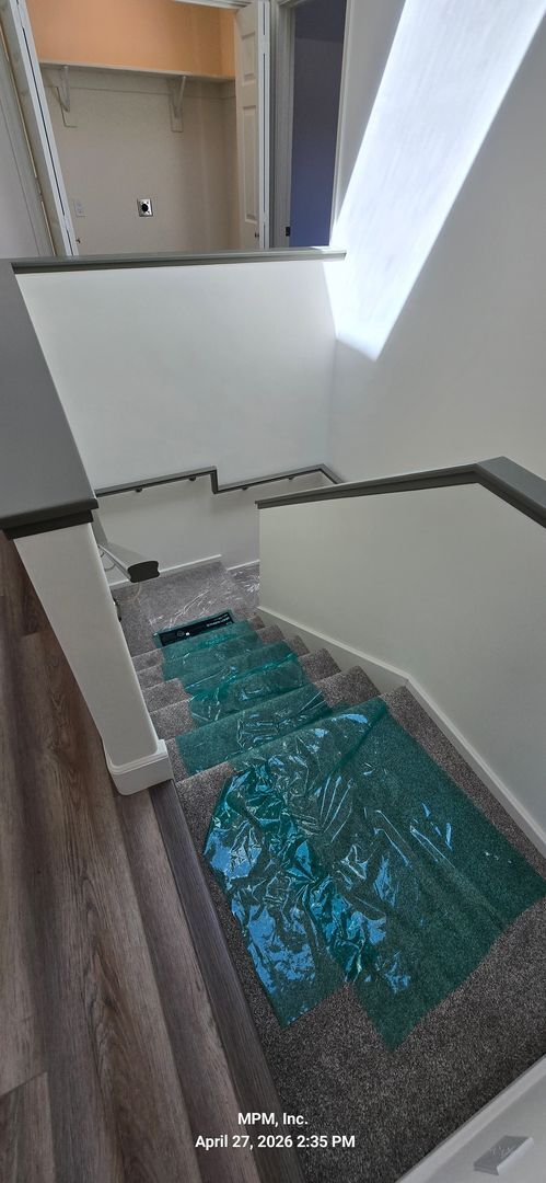 Building Photo - large custom home with peek a boo ocean views