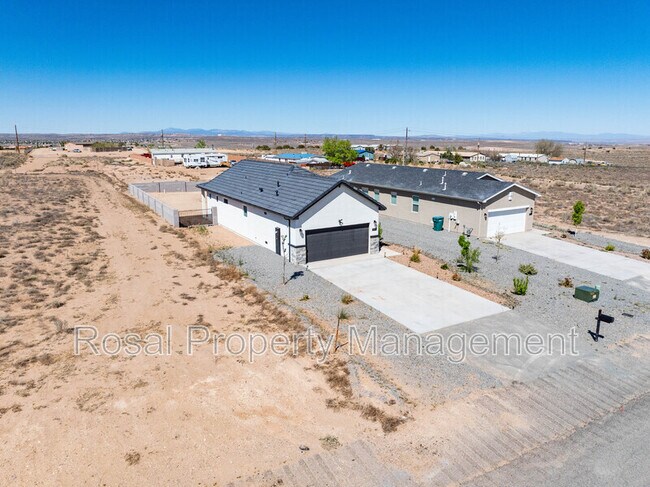 Building Photo - 933 Northern Blvd NE