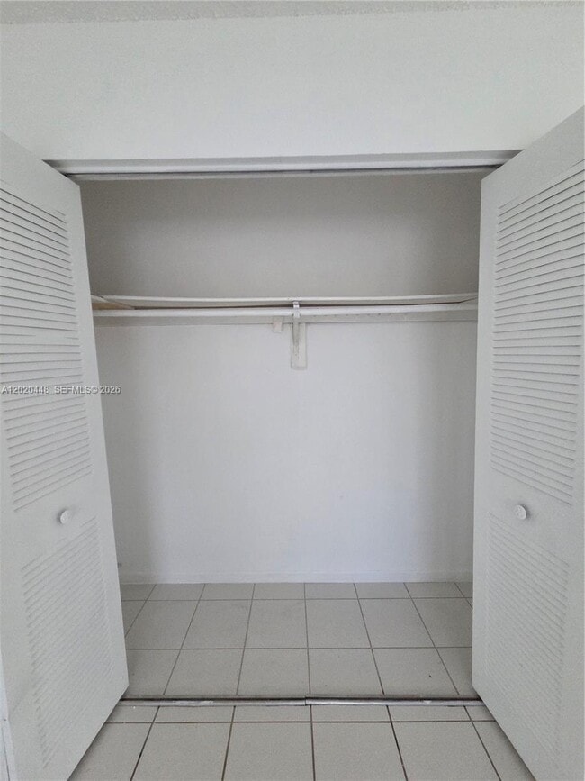 Building Photo - 4030 SW 61st Ave