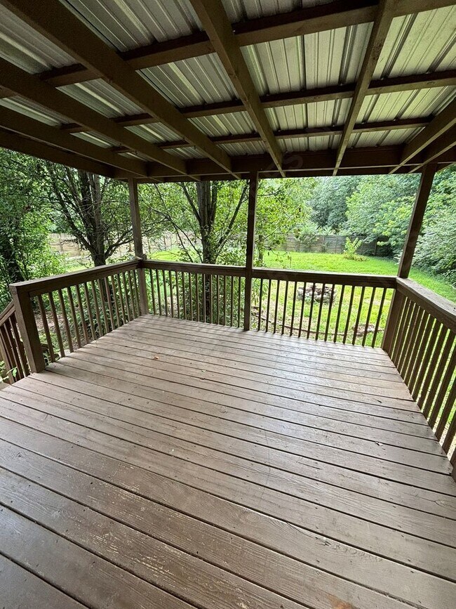 Building Photo - Spacious Living: 3 bed 1 bathroom Fayettev...