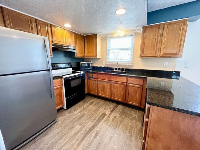 Building Photo - 16921 E Stanford Ave