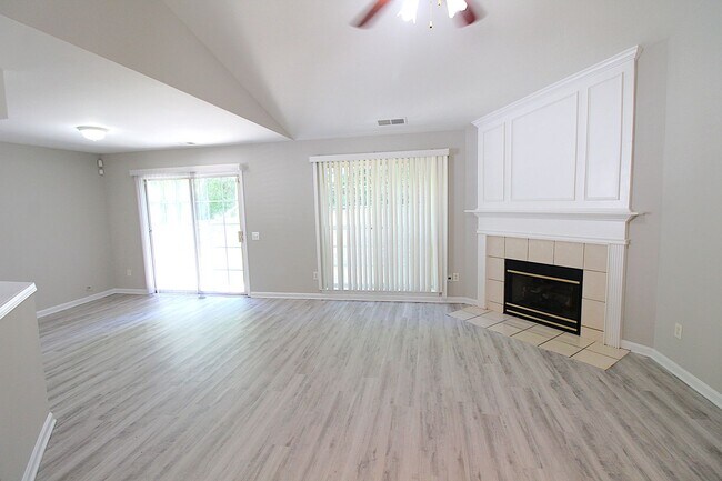 Building Photo - Updated 3-Bedroom Home in Silverstone Neighborhood – Move-In Ready!