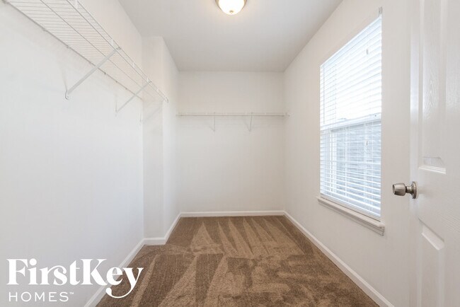Building Photo - 3899 Woods Bay Ln