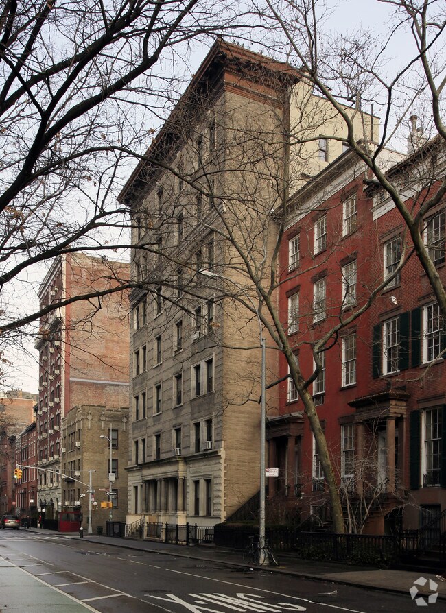 27 Washington Sq N 27 Washington Sq N New York NY 10011 Apartment