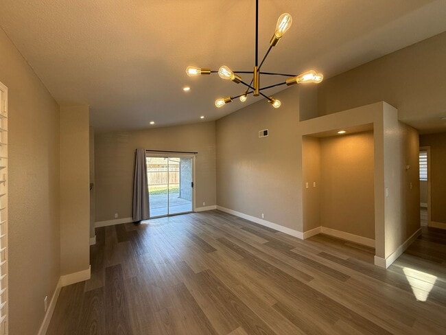 Building Photo - Newly updated 3-bedroom single story home!