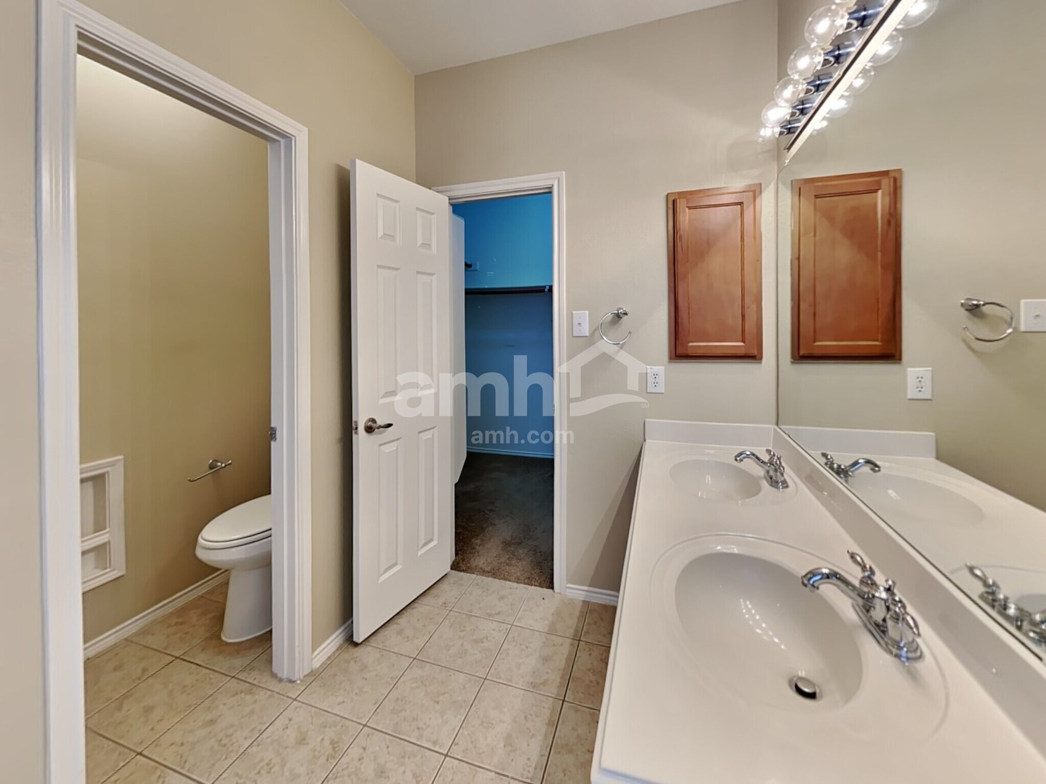 Building Photo - 13321 Evergreen Dr