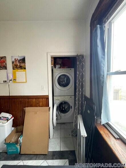 Building Photo - 4 Litchfield St