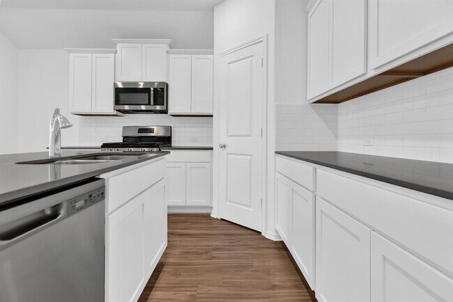 Building Photo - 332 Escondido Cir
