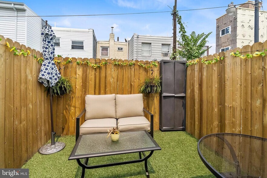 Building Photo - 2846 Almond St