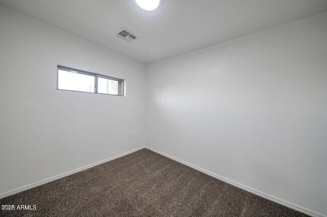 Building Photo - 1108 S 33rd Ave