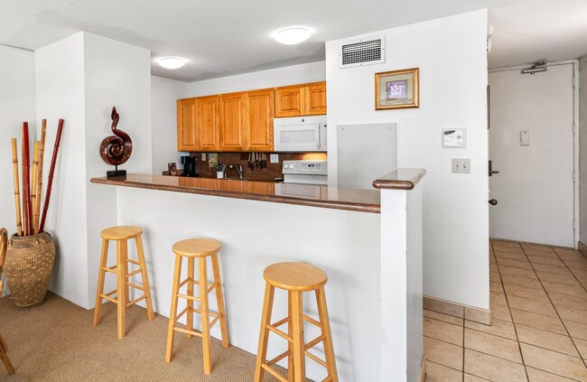 Building Photo - BeachFront Furnished Condo at Sugar Beach Resort, 1 Bed / 1 Bath with Ocean Views!