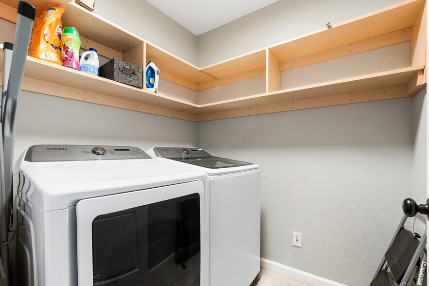 Laundry Room - 5006 Rowe Dr
