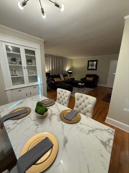 Building Photo - 2668 Madden Dr