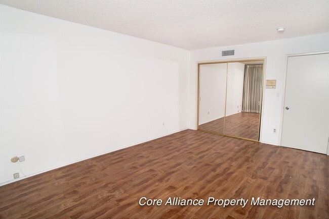 Building Photo - 8020 Canby Ave