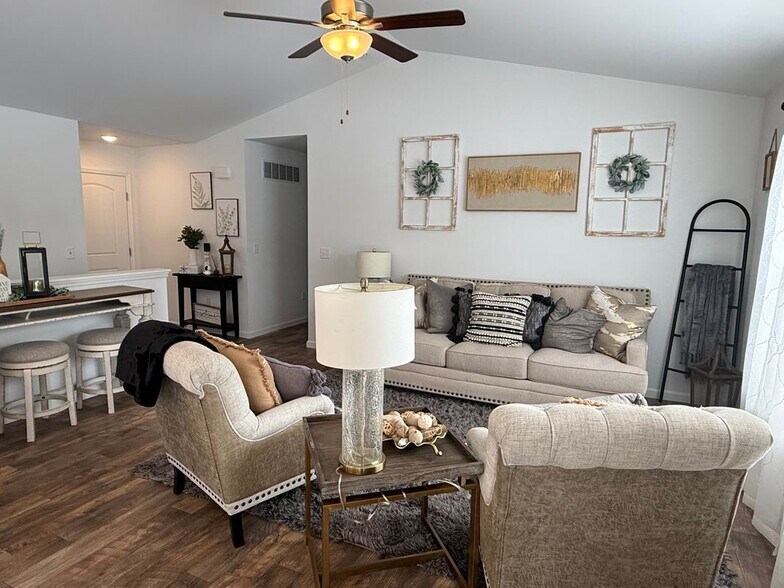 Building Photo - 172 Bombadill Blvd