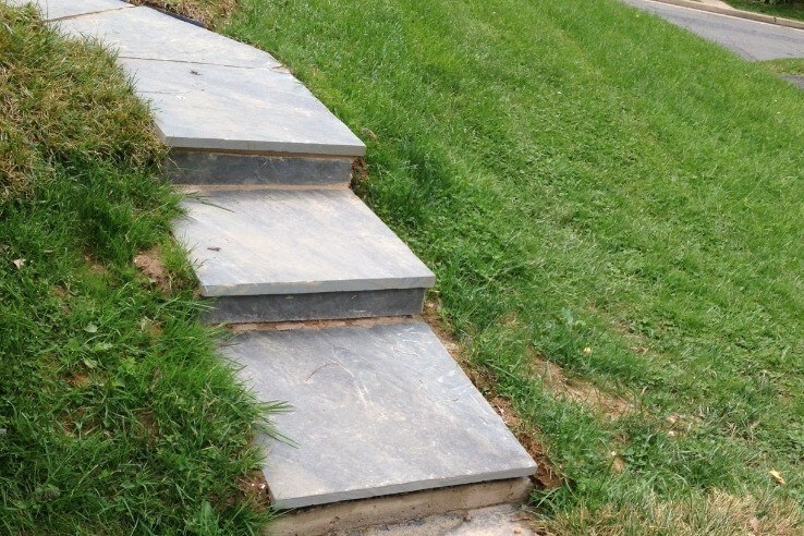 Stairs leading to entrance - 3905 Brenda Ln
