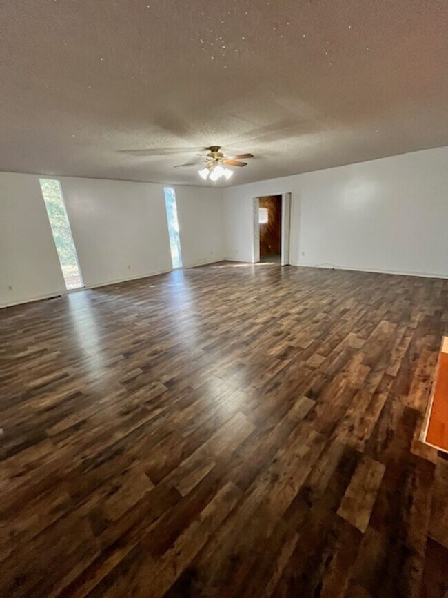 Building Photo - Escape to Your Private Retreat in Warner R...