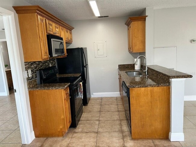 Building Photo - 727 Sugar Bay Way