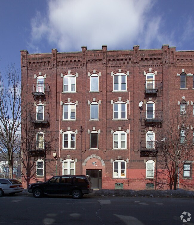 Building Photo - 535 S Bridge St