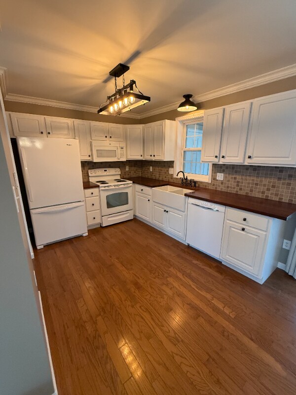 Building Photo - 48 Laurel Dr