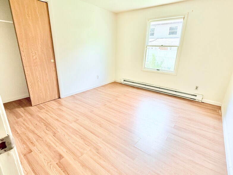 Building Photo - 42 Jersey Ave