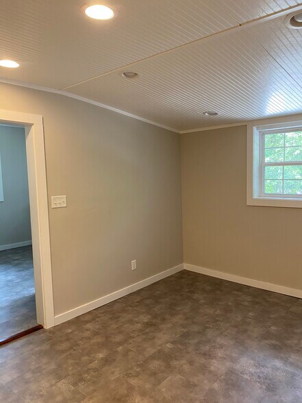 Dining room - 445 Hampton St